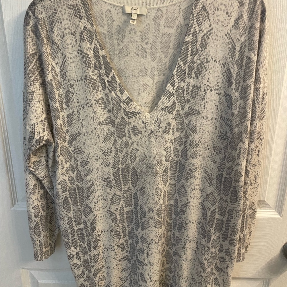 Joie Gray and White Relaxed Blouse with 3/4 Sleeves